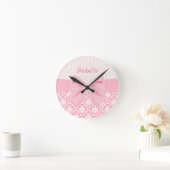 Girly Elegant Pink Damask Wrap Bow Personalisiert Runde Wanduhr (Zuhause)