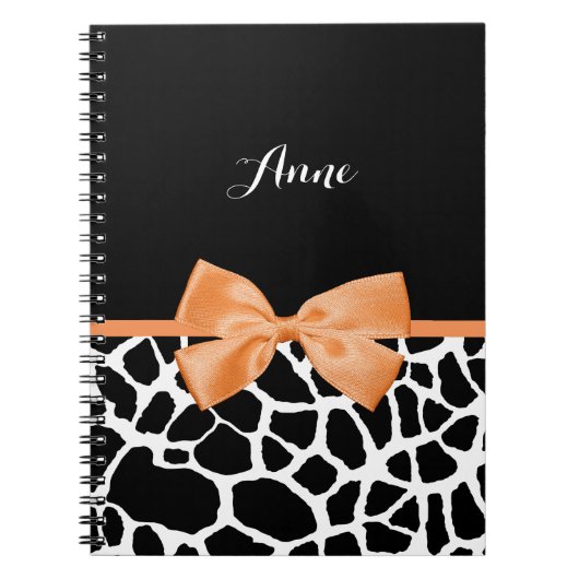 Girly Giraffe Print Orange Ribbon Bow mit Namen Notizblock (Vorderseite)