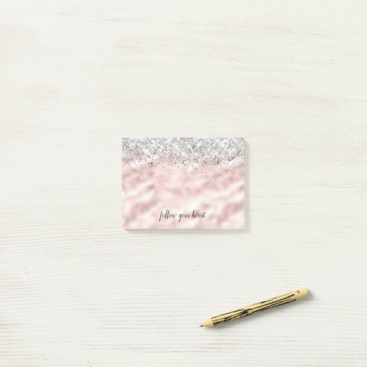 Girly Glam Silver Pink Herz Personalisiert Post-it Klebezettel (Auf Schreibtisch)