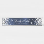 Girly Glittery Silver Imitats Navy Blue Foil Schreibtischnamensplakette (Vorderseite )