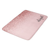 Girly Glitzer Blush Pink Stilvolles modernes Monog Badematte (Schrägansicht)