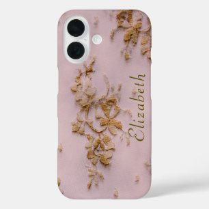 Girly Gold Lace Blush Pink Feminine und Elegant iPhone 16 Hülle