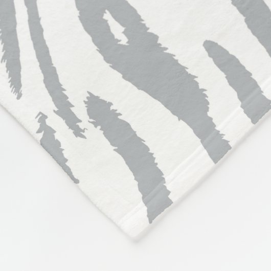 Girly Grey Tiger Stripes Animal Print mit Namen Fleecedecke (Ecke)