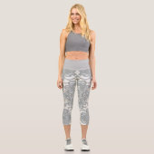 Girly Lace Pattern Weiße und Graue Fitness Capri Leggings (Vorderseite)
