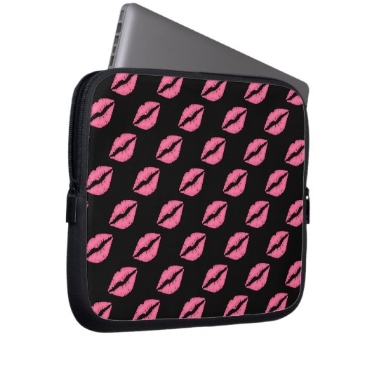 Girly Lippen Pink und Schwarz-Kuss-Muster Laptopschutzhülle (Vorne Rechts)