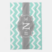 Girly Mint Zickzack Gray Monogram Handtuch (Vertikal)