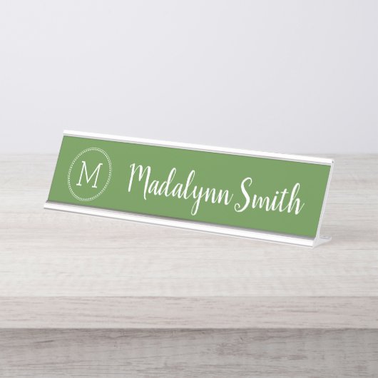 Girly Monogram Kelly Green und Calligrafy Name Schreibtischnamensplakette (Vorderseite )