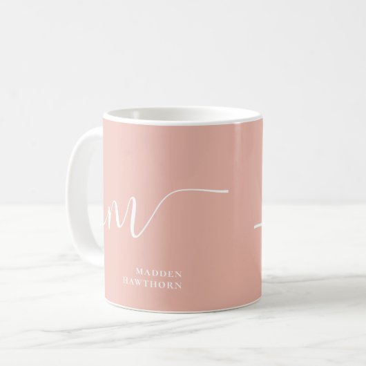 Girly Monogram Script Calligraphy Coral Blush Pink Kaffeetasse (Vorderseite Links)