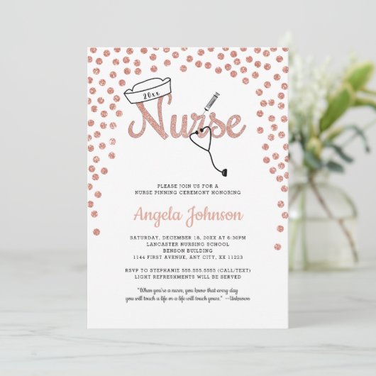 Girly Nurse Pinning Zeremonie + Rose Glitzer laden Einladung (Stehend Vorderseite)