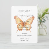 Girly Peach Butterfly Birthday Einladung (Stehend Vorderseite)