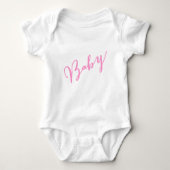 Girly Pink Baby Hand Letter Script Baby Strampler (Vorderseite)