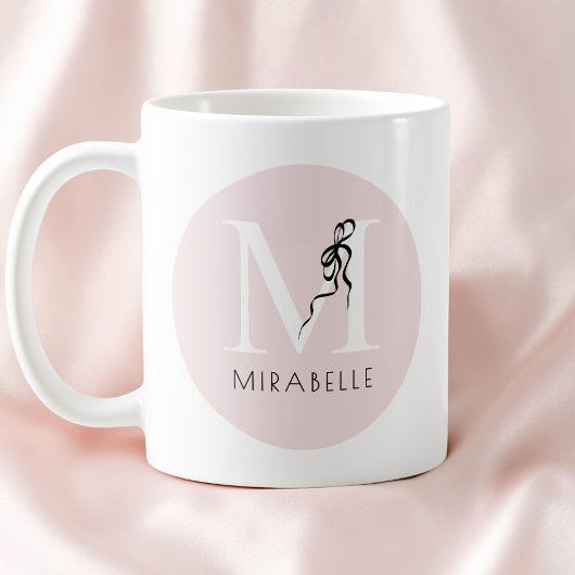 Girly Pink Elegant Black Bow Initial Niedlich Mono Kaffeetasse