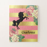 Girly Pink & Gold Floral Unicoron mit Name Puzzle<br><div class="desc">Dieses lustige Puzzle zeichnet sich durch ein niedliches Girly-Design mit einer einzigartigen Silhouette auf einem Hintergrund aus rosa und goldfarbenen Streifen mit Vintagen Rose in den Ecken aus. Es gibt Platz, um es durch Hinzufügen ihres Namens zu personalisieren. Perfekte Innenaktivität!</div>