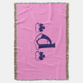 Girly Pink Monogram Design Text Art Decke (Vorderseite Vertikal)