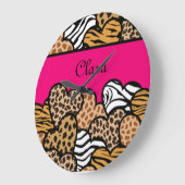 Girly Pink Playful Animal Print Herz Name Große Wanduhr (Winkel)