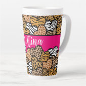 Girly Pink Playful Animal Print Herz Name Milchtasse (Rechte Ecke)
