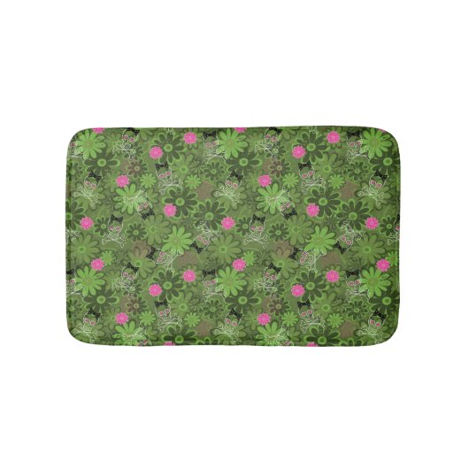 Girly Punkschädel auf Blumen-Camouflagehintergrund Badematte (Vorderseite)