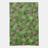 Girly Punkschädel auf Blumen-Camouflagehintergrund Geschirrtuch (Vertikal)