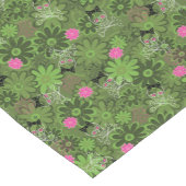 Girly Punkschädel auf Blumen-Camouflagehintergrund Kurzer Tischläufer (Ecke)