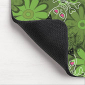 Girly Punkschädel auf Blumen-Camouflagehintergrund Mousepad (Ecke)