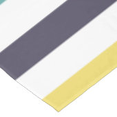 Girly Rainbow Wide Horizontal Stripes Muster Tischdecke (Schrägansicht)