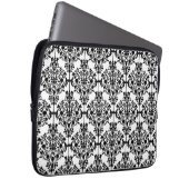 Girly Schwarz-weißes Blumendamast-Muster Laptopschutzhülle (Vorne Rechts)