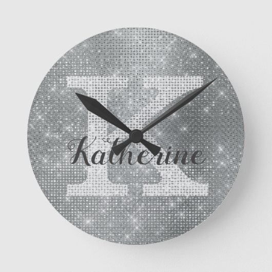 Girly Silver Glitter Sparkle Glam Monogram Name Runde Wanduhr (Vorderseite)