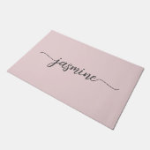 Girly Simple Röte Rosa Personalisiertes Monogramm Fußmatte (Schrägansicht)