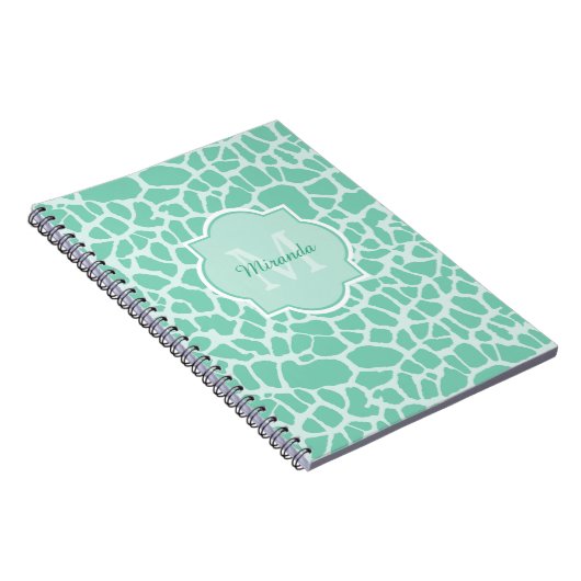 Girly tadelloses grünes Giraffen-Druck-Monogramm Notizblock (Rechte Seite)