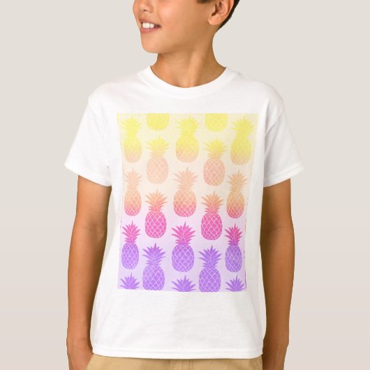 Girly Topical Rainbow Summer Pineapples Muster T-Shirt (Vorderseite)