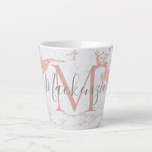 Girly Trendy Rose Gold Foil Marmor Monogram Milchtasse (Vorderseite)