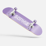 Girly Varsity Pink Skateboard Personalisierter Nam<br><div class="desc">Girly Varsity Pink Skateboard Personalisiert Name - Trendy & Personalisierte Skater Geschenk 🛹 💖 mit diesem Individuelle Name Girly Varsity Skateboard im Stil Shred ✨ mit einem kühlen Schriftart im variantenreichen Stil und einer lustigen, femininen Touch! Dieses trendige Skateboard ist perfekt für Mädchen geeignet, die Skate Liebe haben. Es ist...</div>