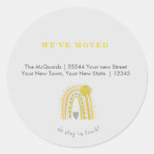 Girly We moved Ankündigung Boho Rainbow Runder Aufkleber (Vorderseite)