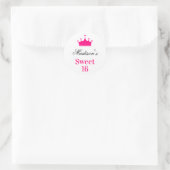 Girly White Hot Pink Sweet 16 Princess Crown Name Runder Aufkleber (Tasche)