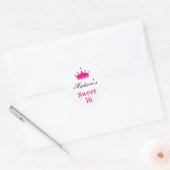Girly White Hot Pink Sweet 16 Princess Crown Name Runder Aufkleber (Umschlag)