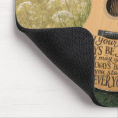 Gitarre an einer Scheune lehnend mit Zitat Mousepad (Ecke)