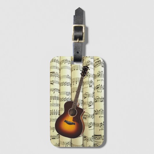 Gitarre auf Notenblättern ~ Gepäckanhänger (Vorderseite Vertikal)