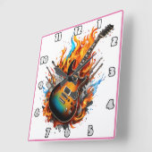 Gitarre inmitten von Flammen und Schatten Quadratische Wanduhr (Winkel)
