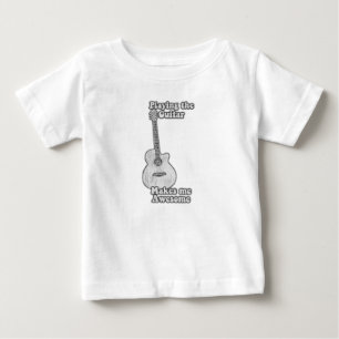 Gitarre spielen macht mich phantastisch. baby t-shirt