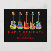 Gitarren in Weihnachtsmannmützen Happy Holidays Feiertagspostkarte (Vorderseite)