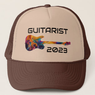 GITARRENSPIELER 2023 FARBENFROHE GITARREN-BAND GES TRUCKERKAPPE