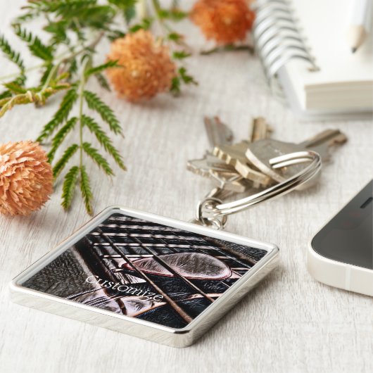 Gitarrenstränge in LederSquare Premium Key Chain Schlüsselanhänger (Seite)