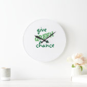 give GREEN a chance Große Wanduhr (Zuhause)
