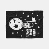 Give Me More Space Funny Astronaut Moon Star Humor Fleecedecke (Vorderseite (Horizontal))