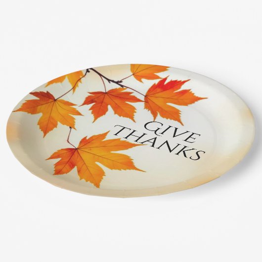 Give Thanks – Minimalist Autumn Leaves Pappteller (Schrägansicht)