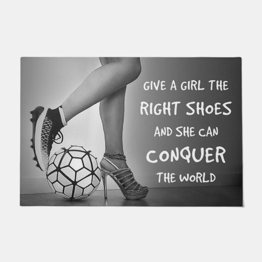 Give The Girl The Right Shoes, Conquer The World Fußmatte (Vorderseite)