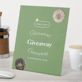 Giveaway Flyer, Social Media Giveaway Poster Sockelschild (In Situ)