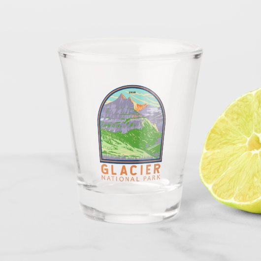 Glacier Nationalpark im Frühjahr Montana Vintag Schnapsglas (Vorderseite)