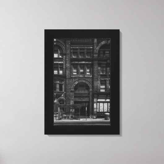 Gladstone Hotel Nr. 3 mit Rand Leinwanddruck (Vorderseite)