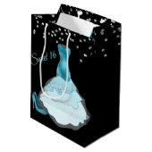 Glam Aqua Gown Sweet 16 Geschenktasche Mittlere Geschenktüte (Rückseite Schrägansicht)